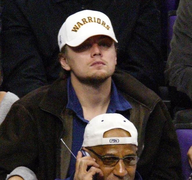 Yetişkin Bir Leonardo DiCaprio 33 Farklı Takım Tutar