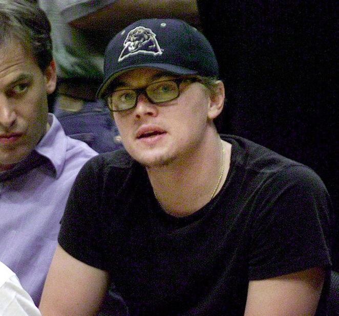 Yetişkin Bir Leonardo DiCaprio 33 Farklı Takım Tutar