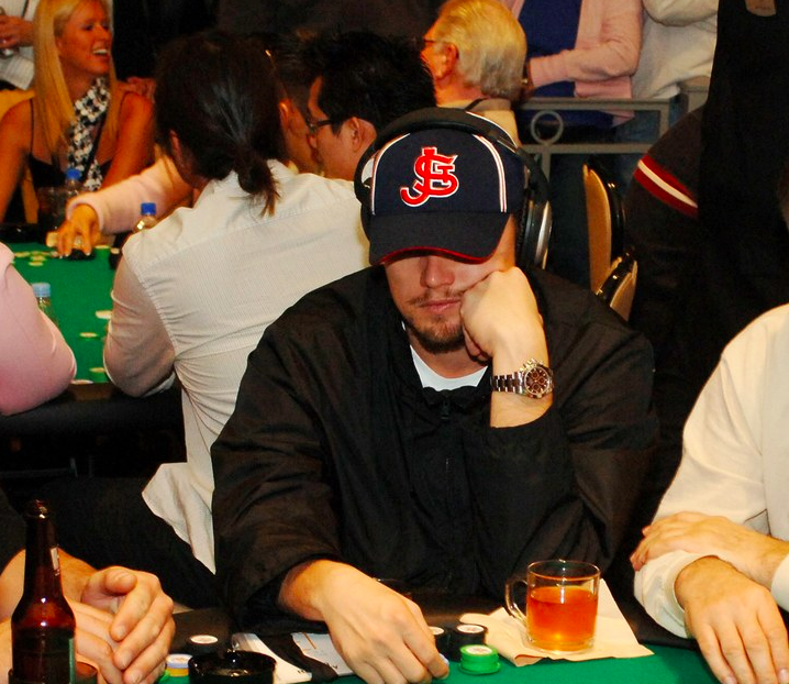 Yetişkin Bir Leonardo DiCaprio 33 Farklı Takım Tutar