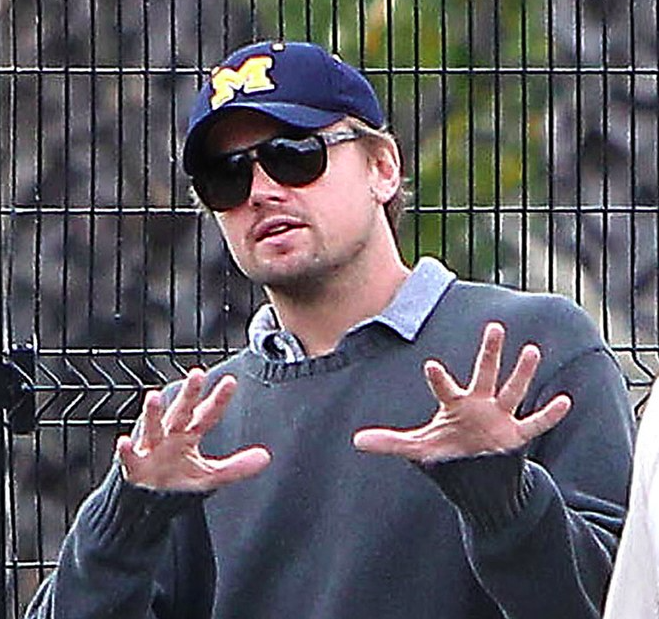 Yetişkin Bir Leonardo DiCaprio 33 Farklı Takım Tutar