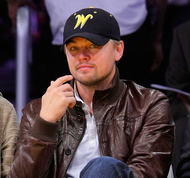Yetişkin Bir Leonardo DiCaprio 33 Farklı Takım Tutar