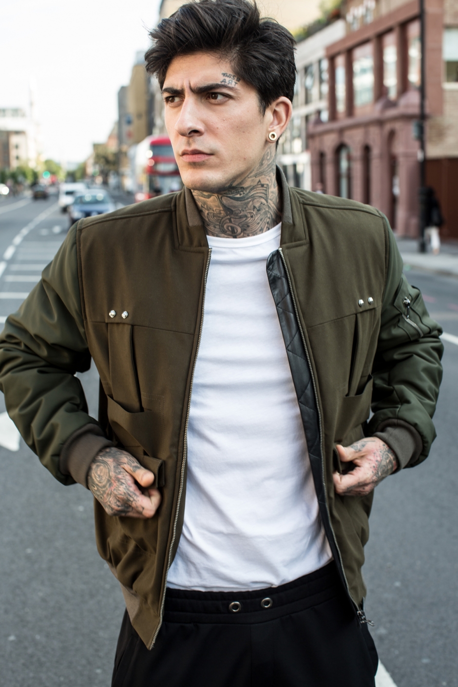 Les Benjamins = Kültür + İsyan