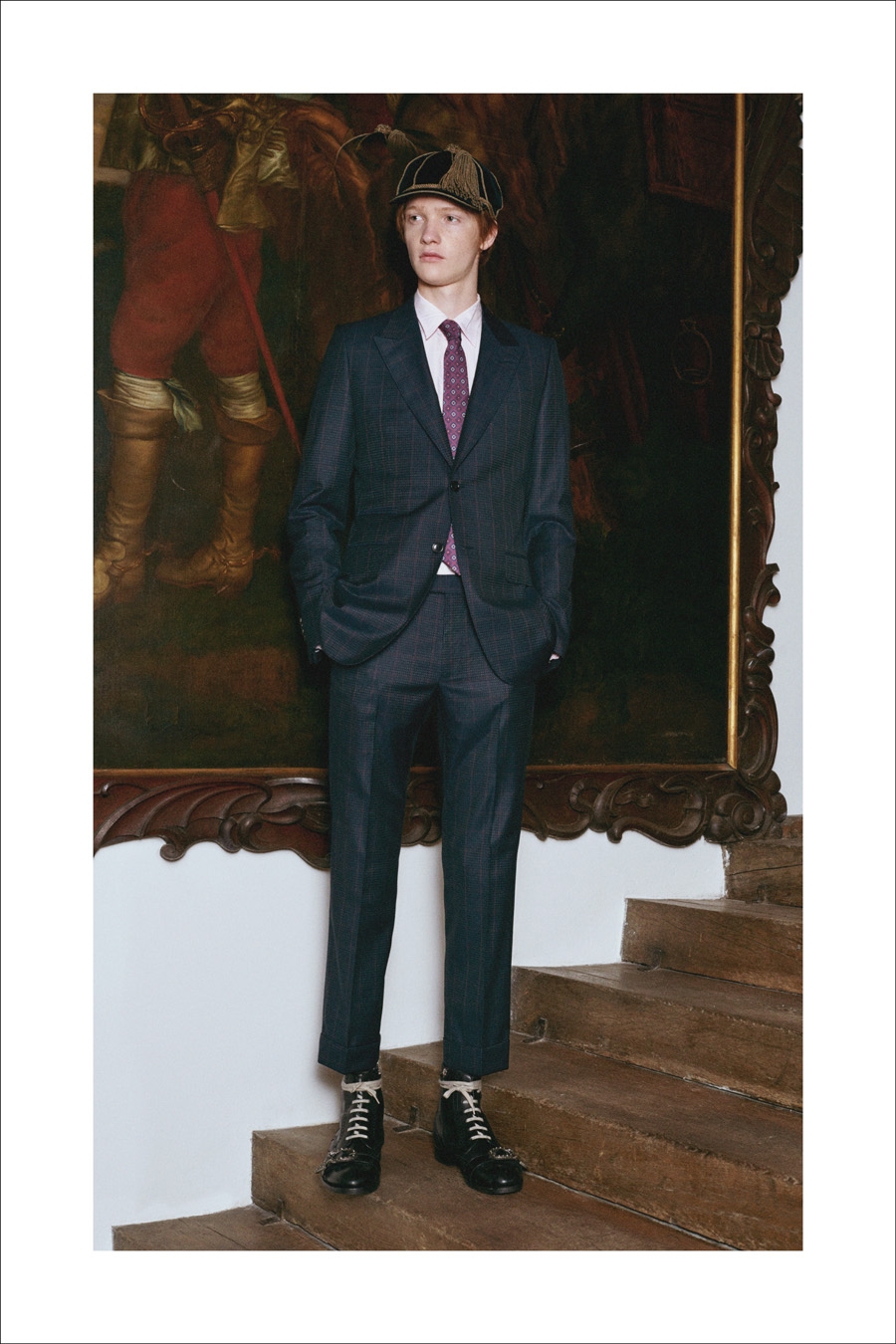 Yeni Takım Elbiseniz Tom Hiddleston