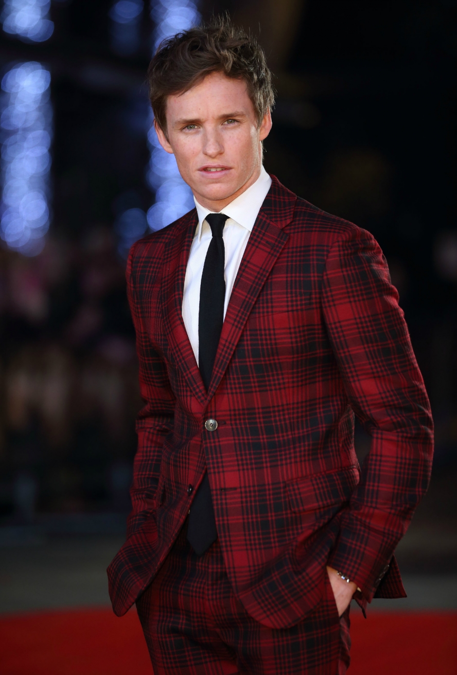 Çizgili Takım Elbise Nasıl Kombinlenir?