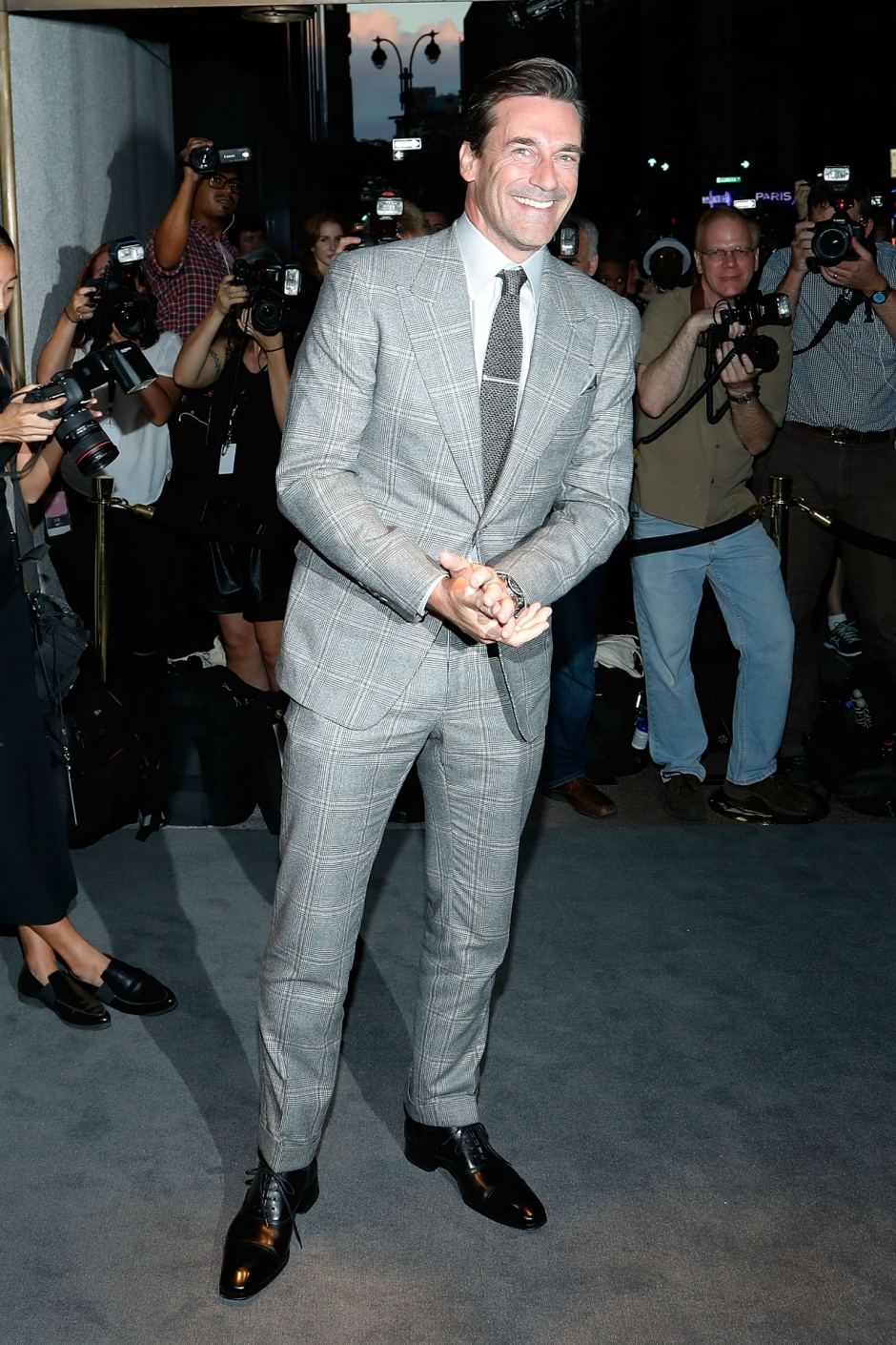 Çizgili Takım Elbise Nasıl Kombinlenir?