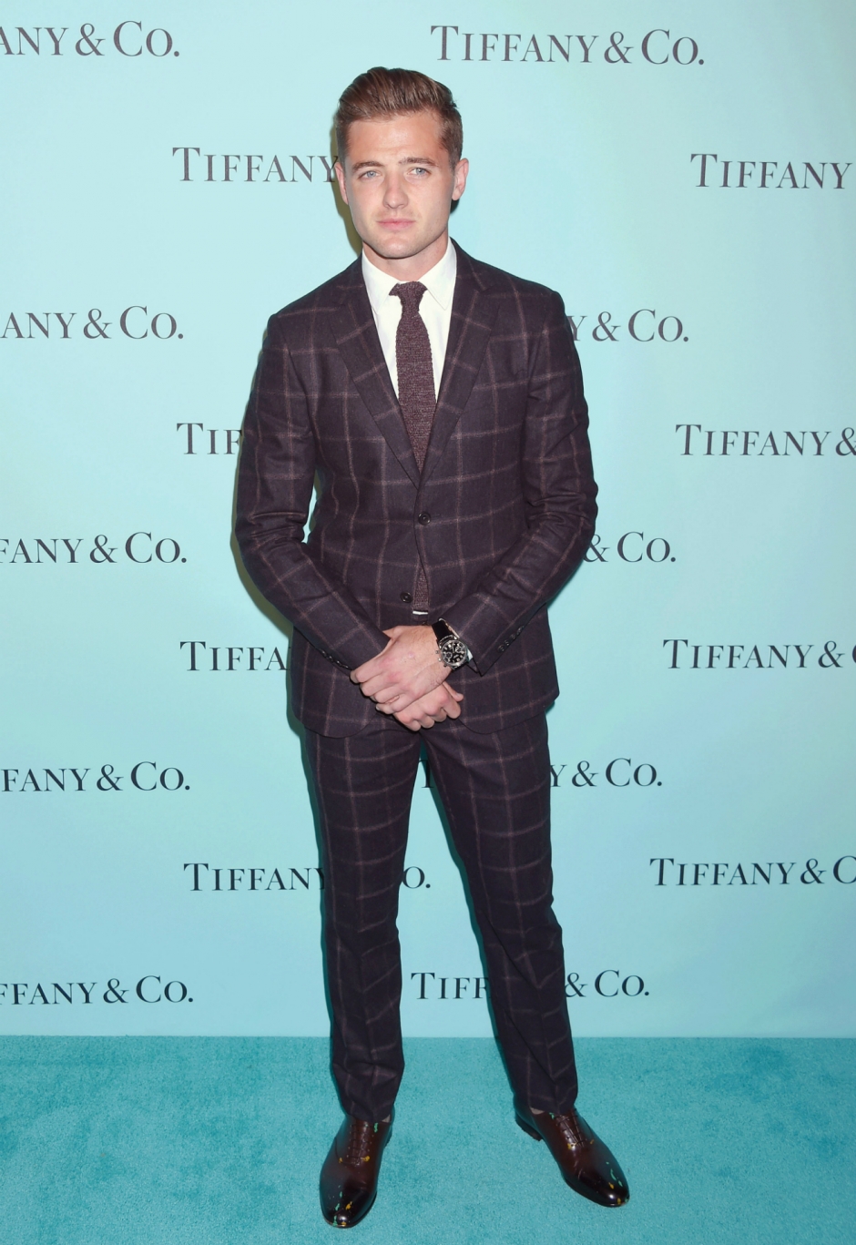 Çizgili Takım Elbise Nasıl Kombinlenir?