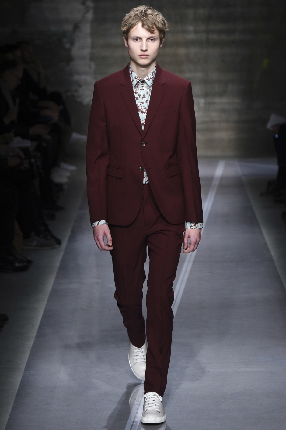 Bordo Rengi Doğru Kullanmak: Orlando Bloom