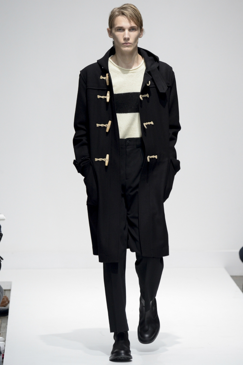 Trend Alarmı: Fildişi Düğmeli Kaban