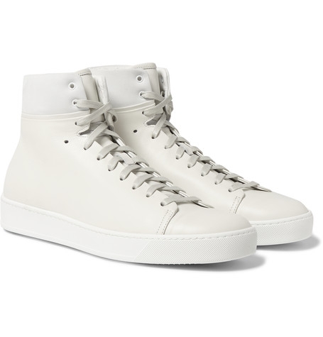 Poker Gecesine Giderken Ne Giyilmeli?