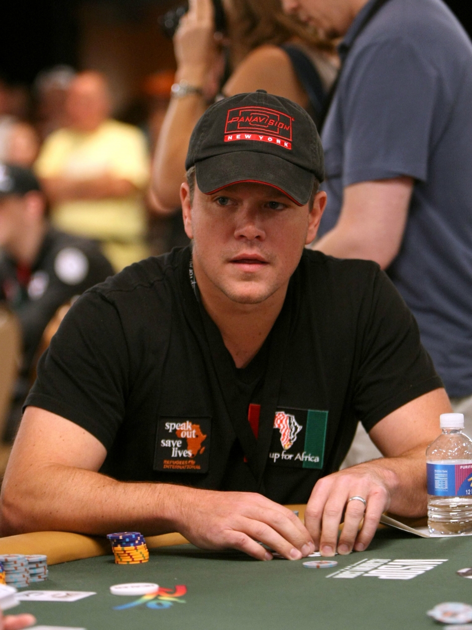 Poker Gecesine Giderken Ne Giyilmeli?