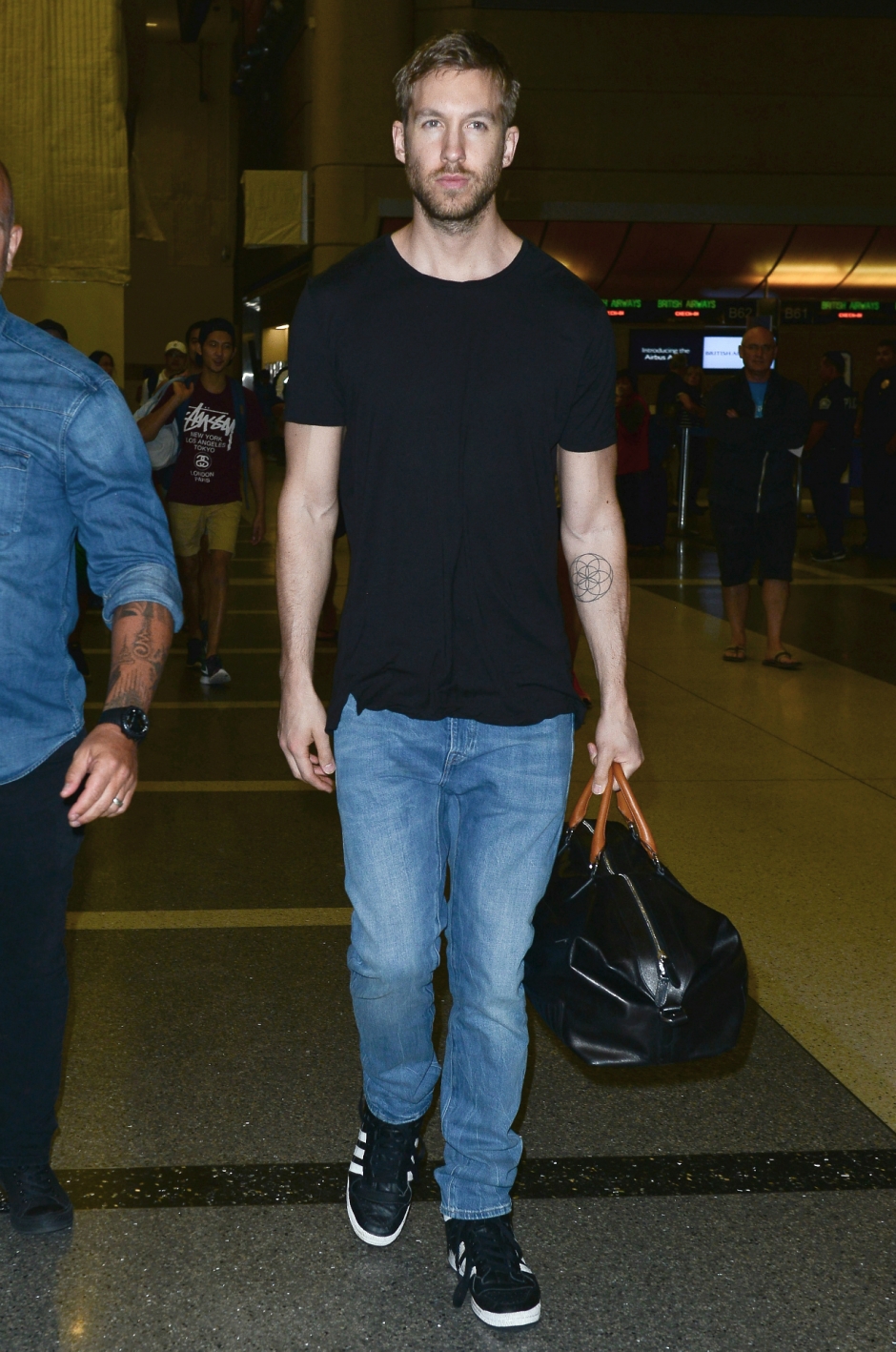 Dünyaca Ünlü Dj Calvin Harris'in Tarzını Yakala