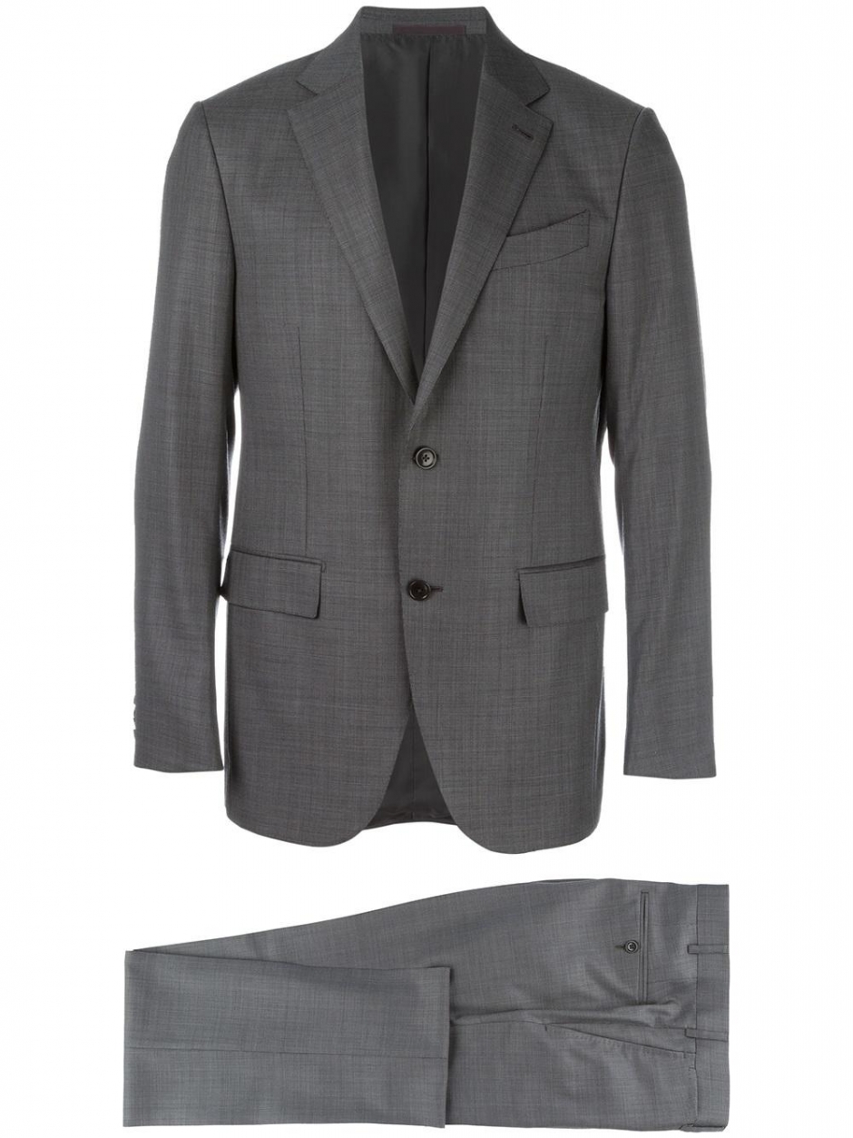 Ofis Stili: Takım ve Beyaz Tişört