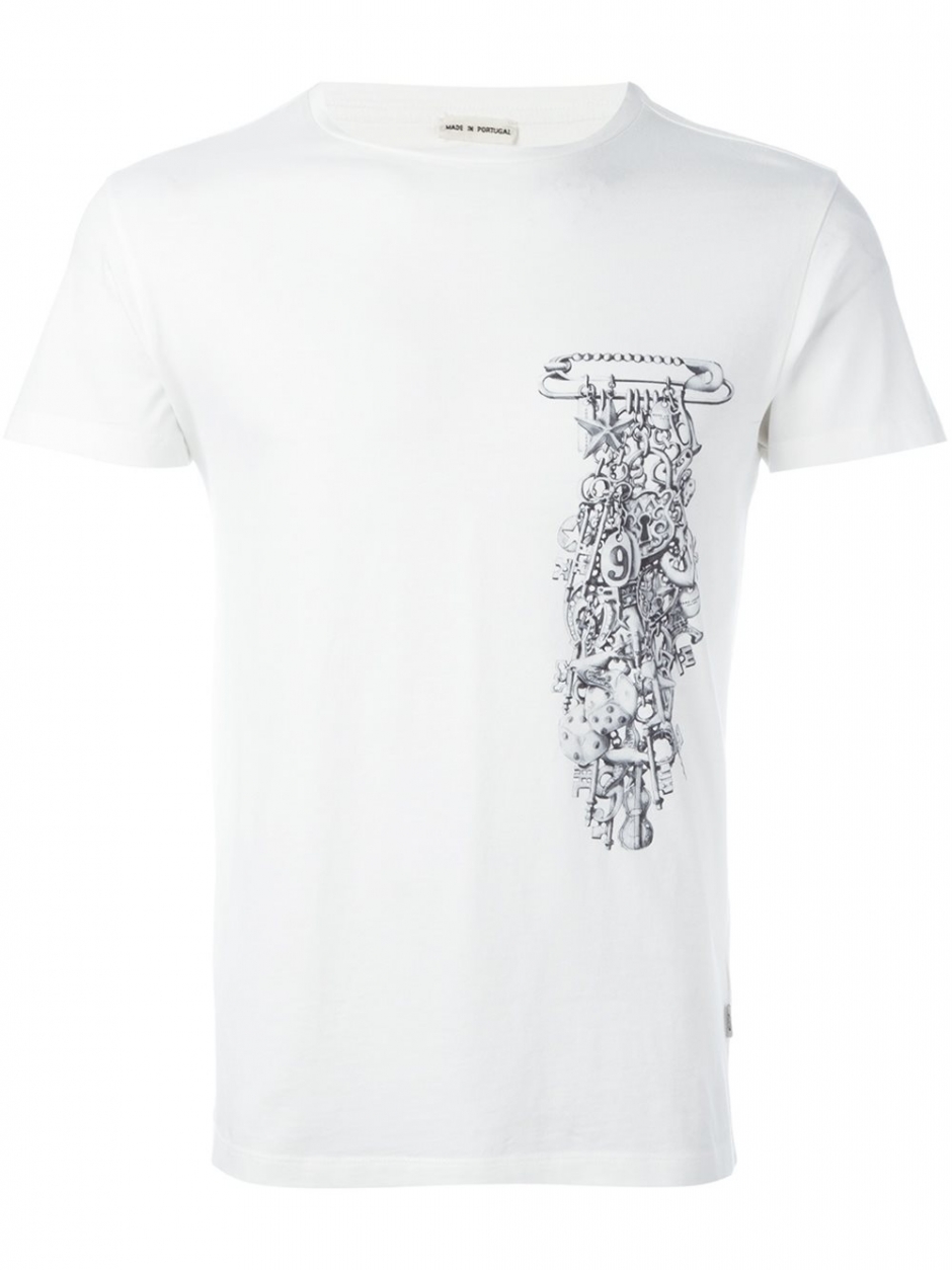 Ofis Stili: Takım ve Beyaz Tişört