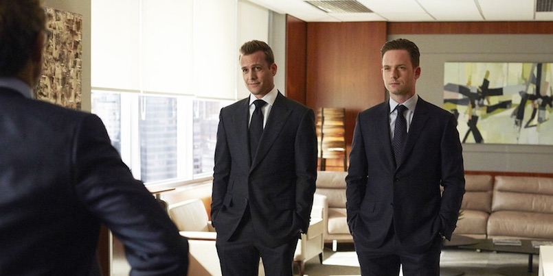 Suits Stilini Yakala