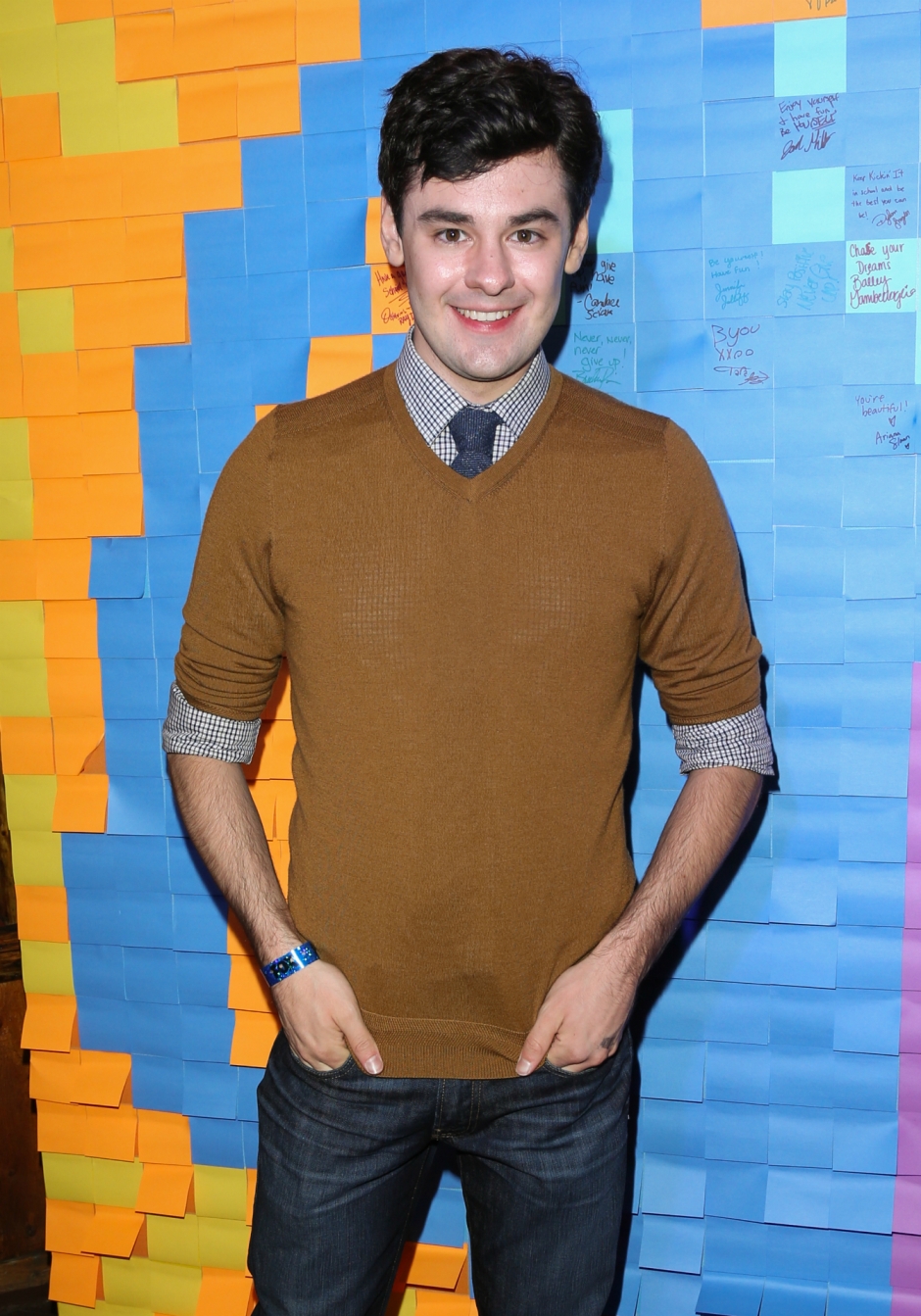 Ofis Şıklığı: V Yaka Kazak