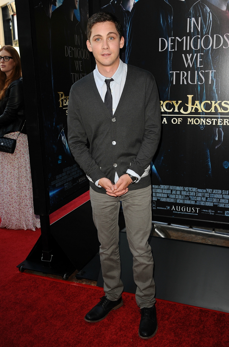 Ofis Şıklığı: V Yaka Kazak