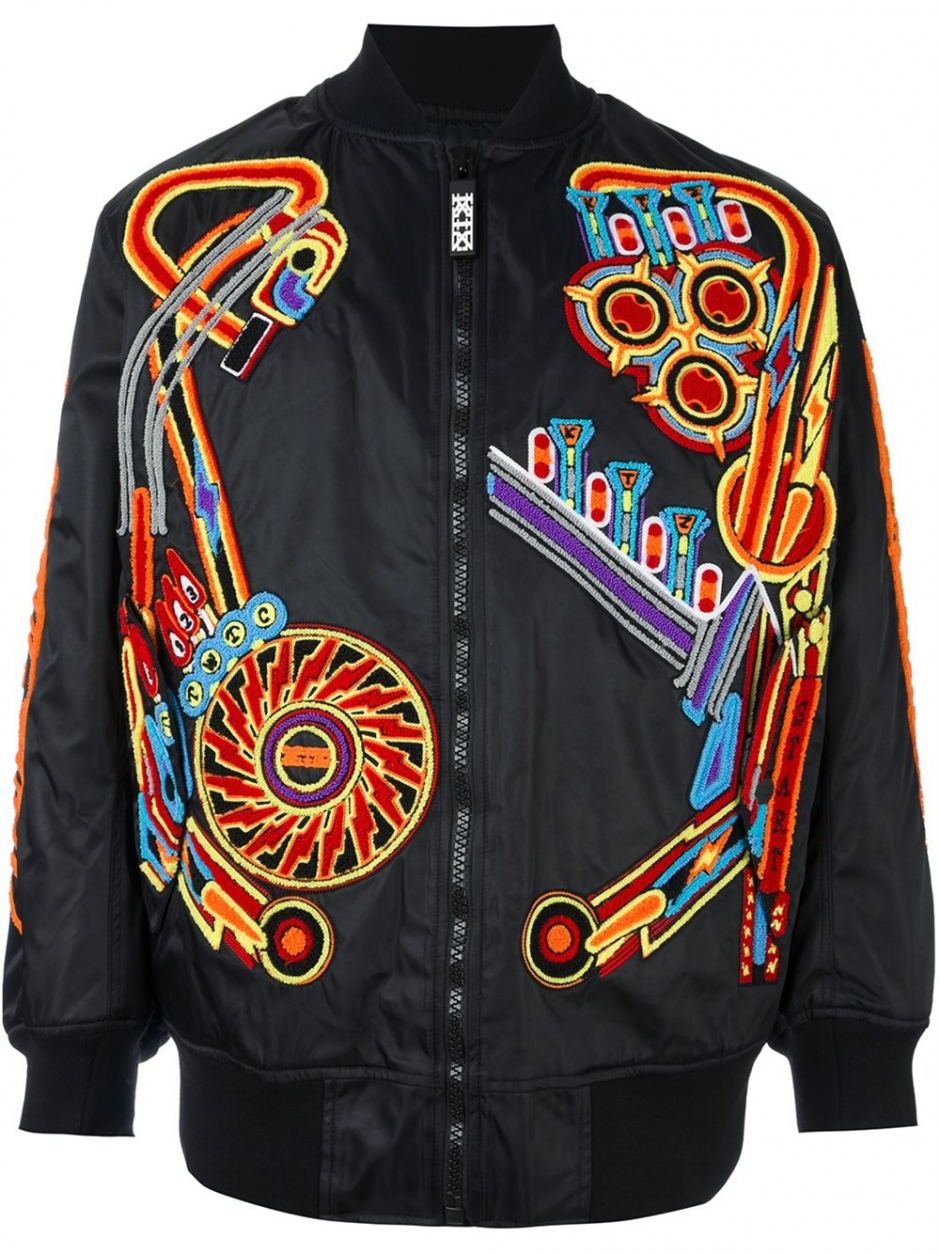 Trend Alarmı: Rozetli Ceketler