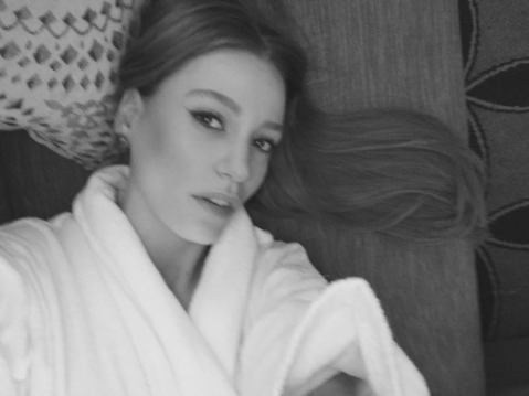 Mercek Altında: Serenay Sarıkaya