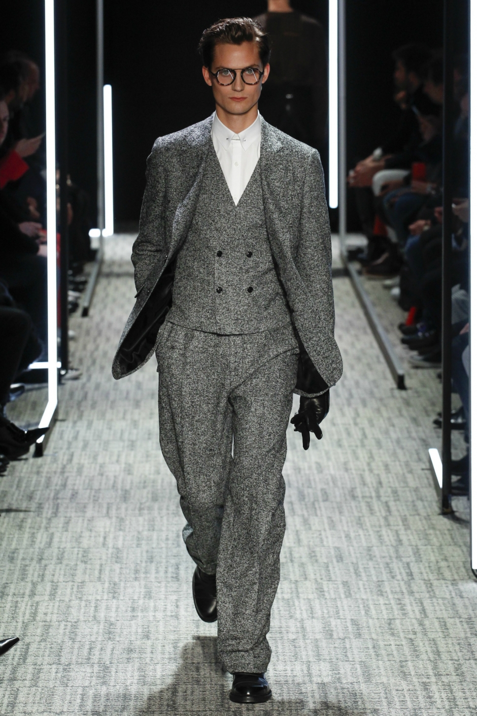 2017-18 Sonbahar/Kış Moda Haftası: Paris 3, 4 ve 5. Gün