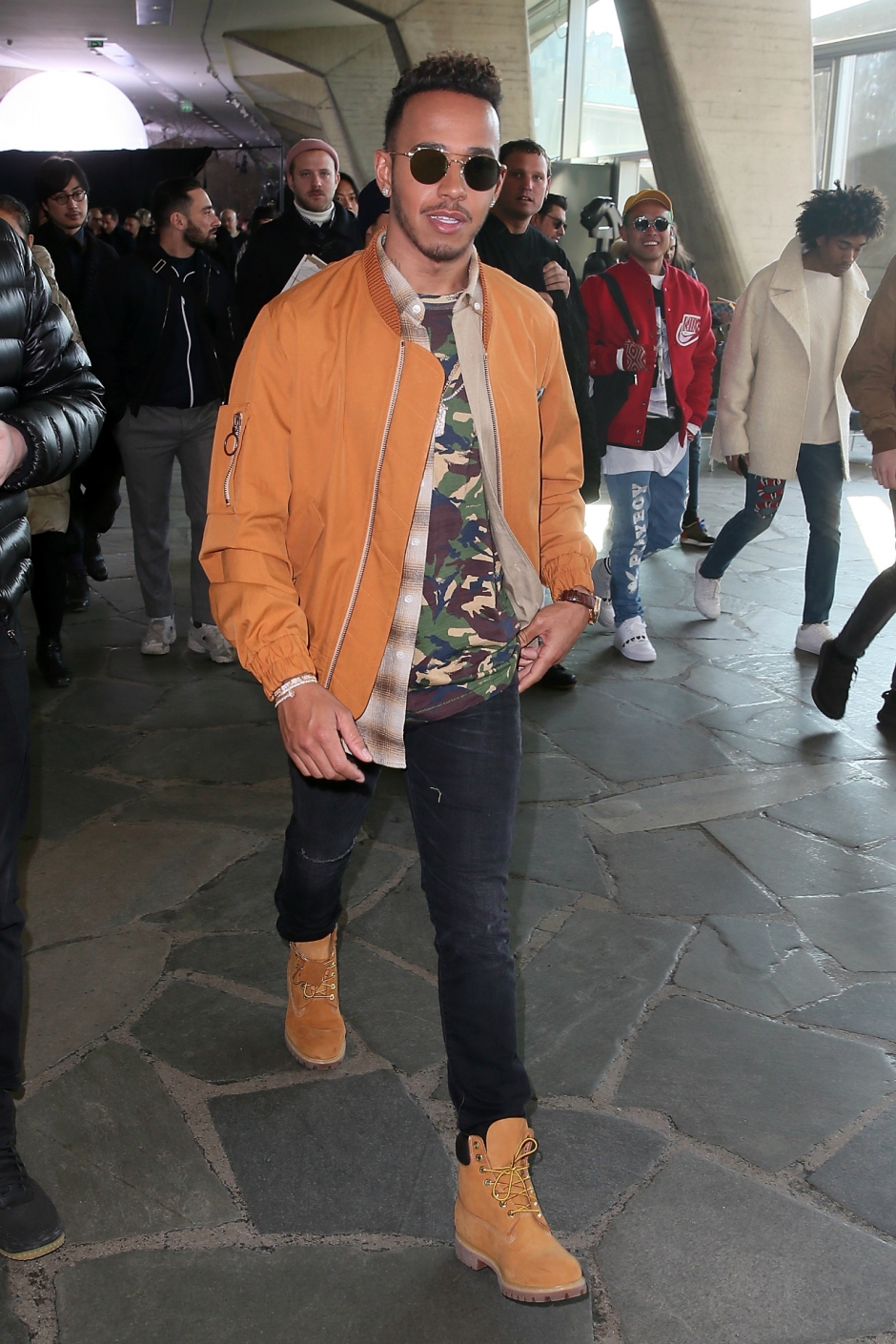 Turuncu Rengi Doğru Kullanmak: Lewis Hamilton