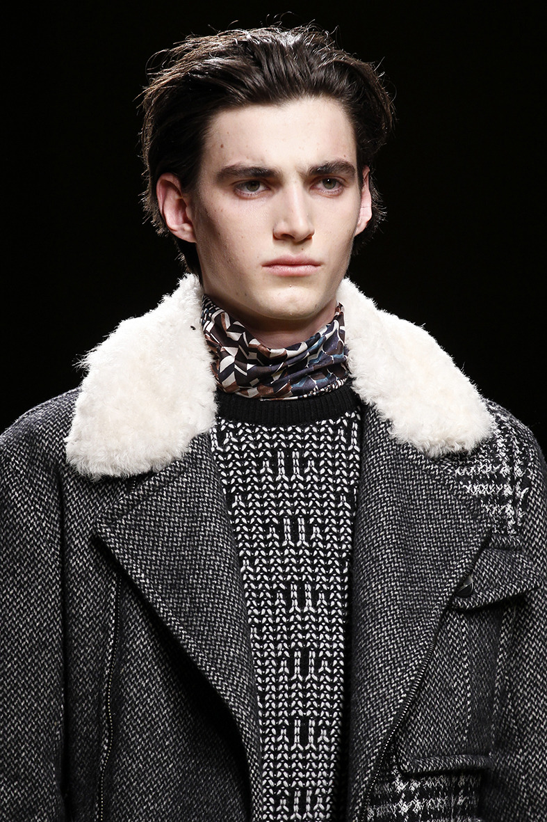 Koyun Postunu Yakanızdan Eksik Etmeyin