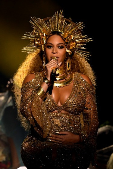 59. Grammy Ödülleri En Şık Adamlar / En Seksi Kadınlar