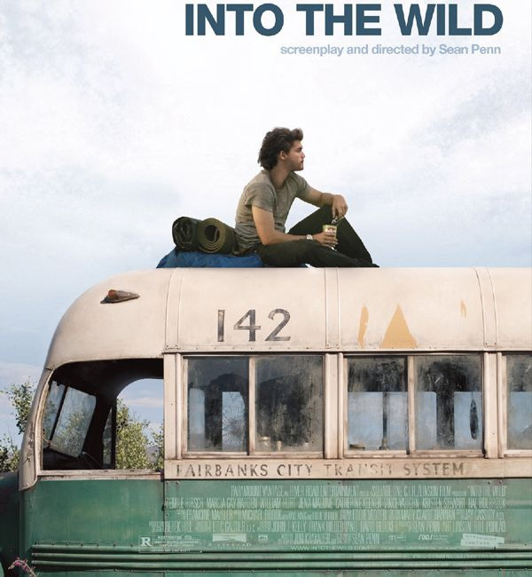 Into The Wild", toplumsal yaşamdan sıyrılıp Alaska'nın vahşi doğasına doğru bir yolculuğa çıkan genç bir adamın hikayesini anlatır