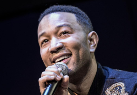 Saç Trendi: Yana Taranmış Kısa Kesim