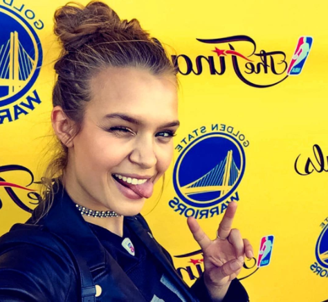 Mercek Altında: Josephine Skriver