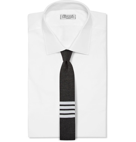 Ofis stilinde örgü kravat devri