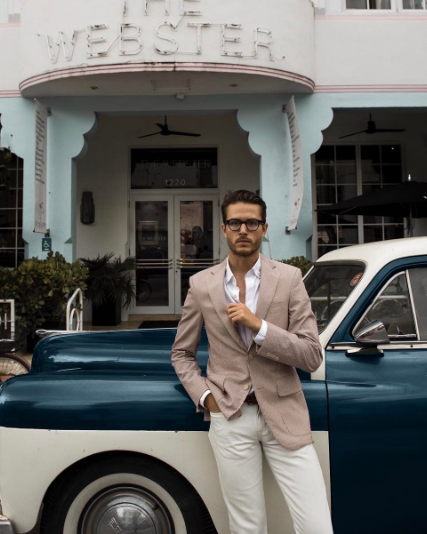 Stili Yakala: Adam Gallagher