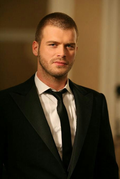 Dünden bugüne saçlarıyla: Kıvanç Tatlıtuğ