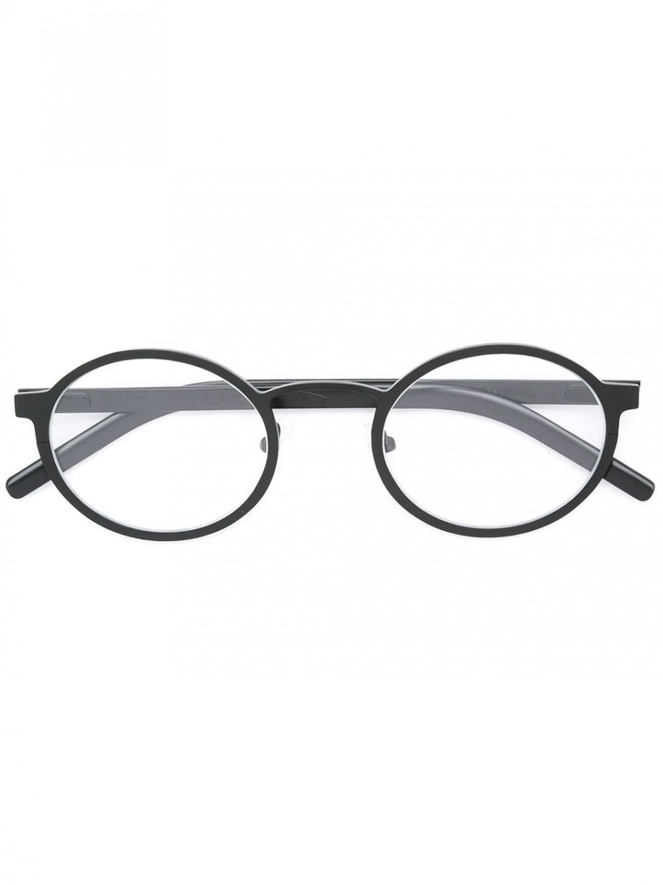 Numaralı Gözlükler Yuvarlandı