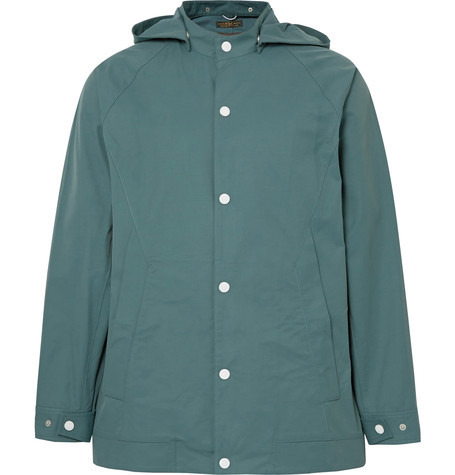 Trend Alarmı: İnce Yağmurluk ve Parkalar