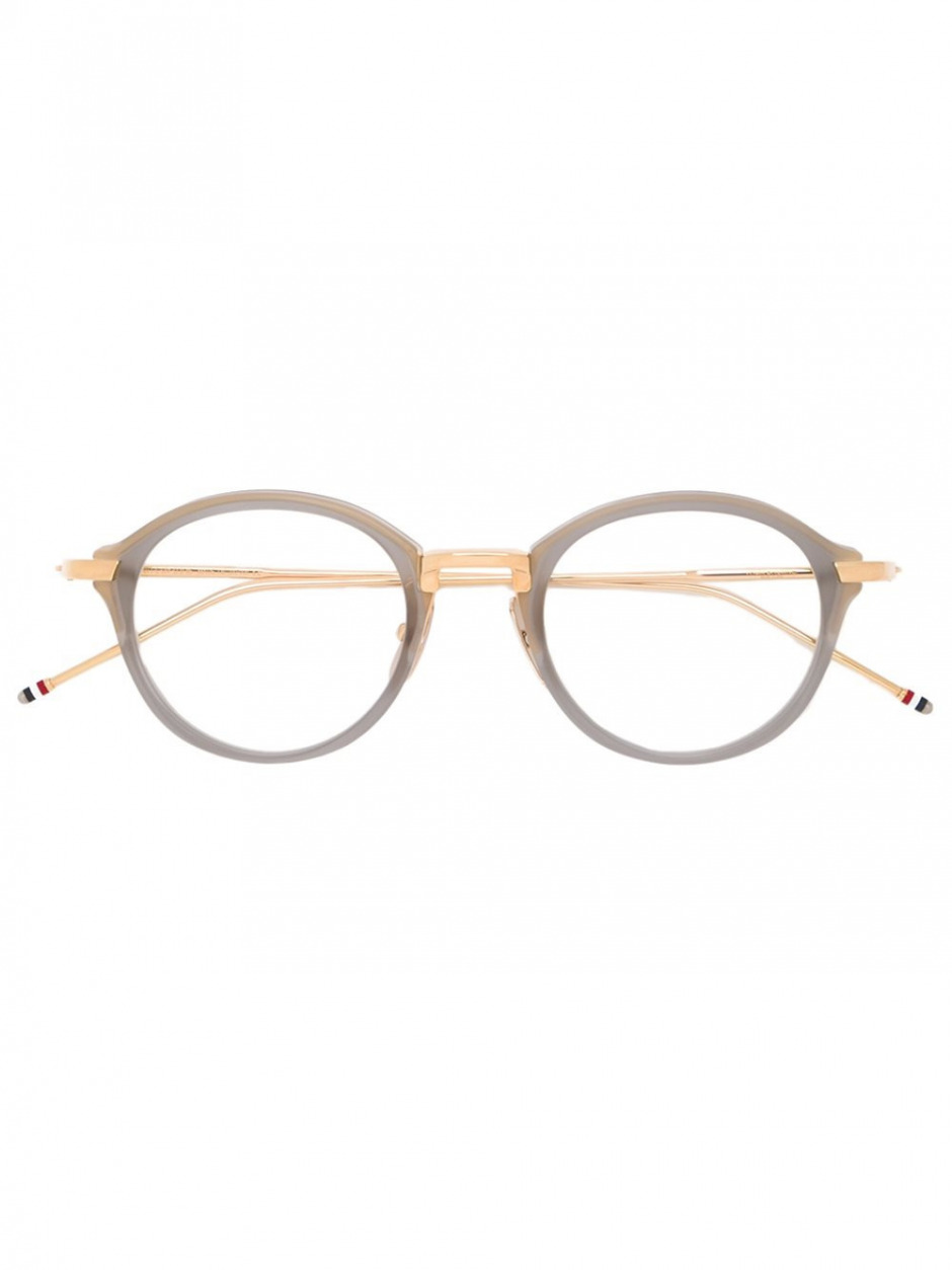 Numaralı Gözlükler Yuvarlandı