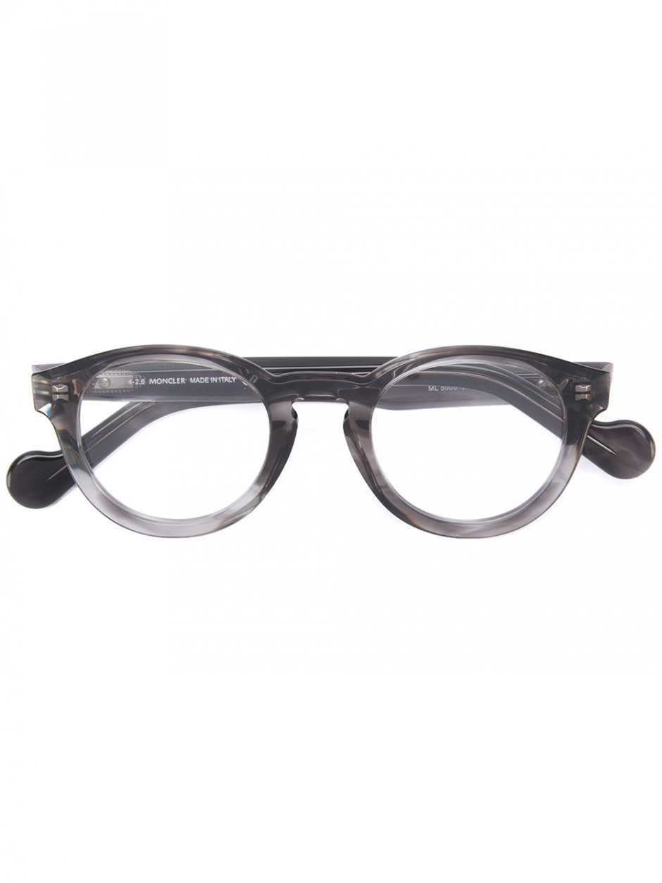 Numaralı Gözlükler Yuvarlandı