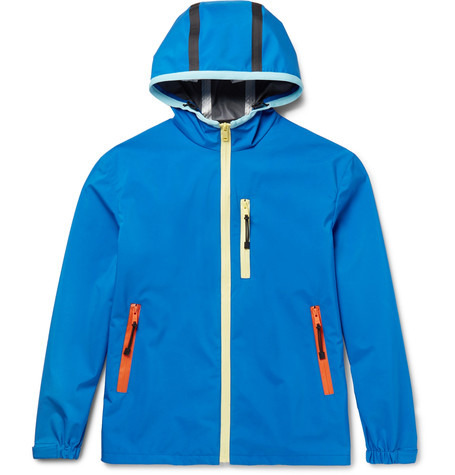 Trend Alarmı: İnce Yağmurluk ve Parkalar