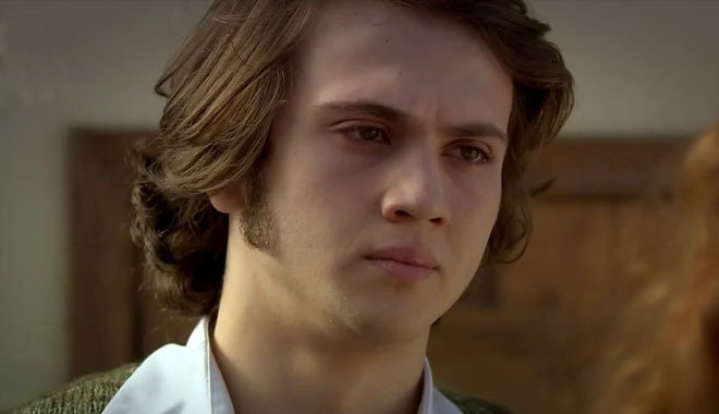 Dünden Bugüne Saçlarıyla: Aras Bulut İynemli