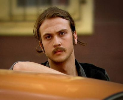 Dünden Bugüne Saçlarıyla: Aras Bulut İynemli