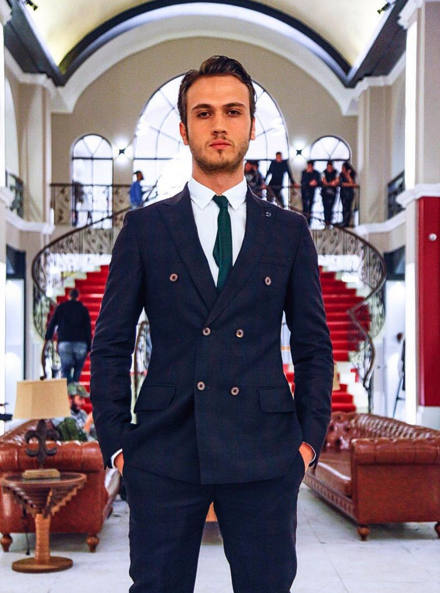 Dünden Bugüne Saçlarıyla: Aras Bulut İynemli