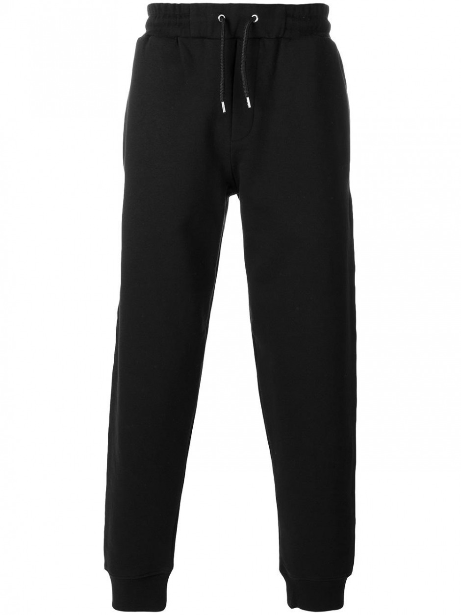 Shia Labeouff'un Sahil Kaçamağı Stili