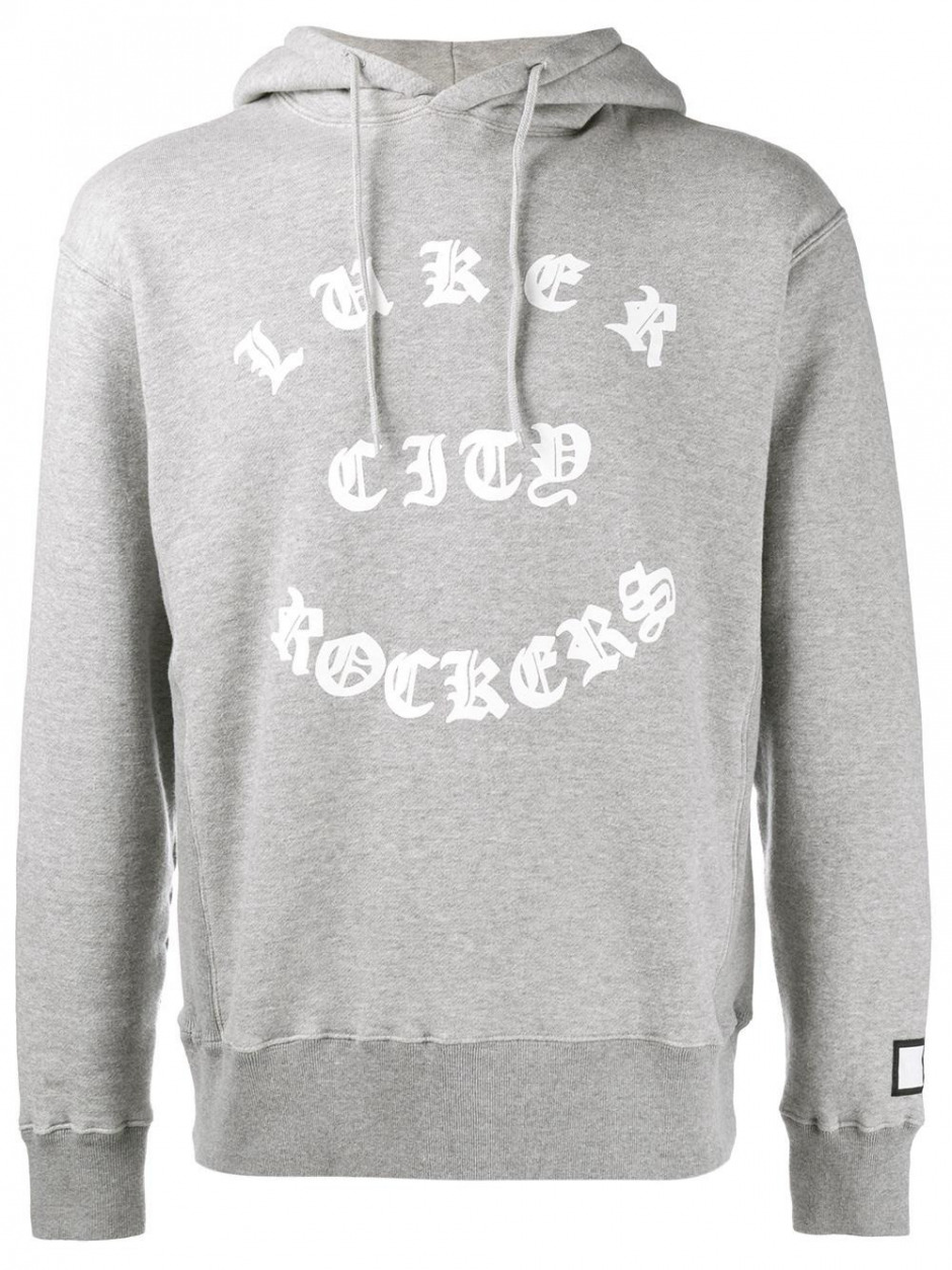 Shia Labeouff'un Sahil Kaçamağı Stili