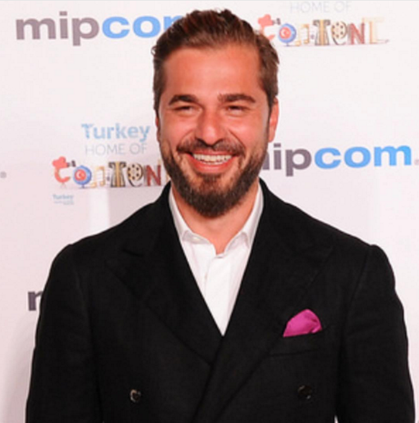 Dünden Bugüne Saçlarıyla: Engin Altan Düzyatan