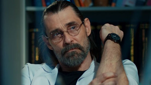 Dünden Bugüne Saçlarıyla: Erdal Beşikçioğlu