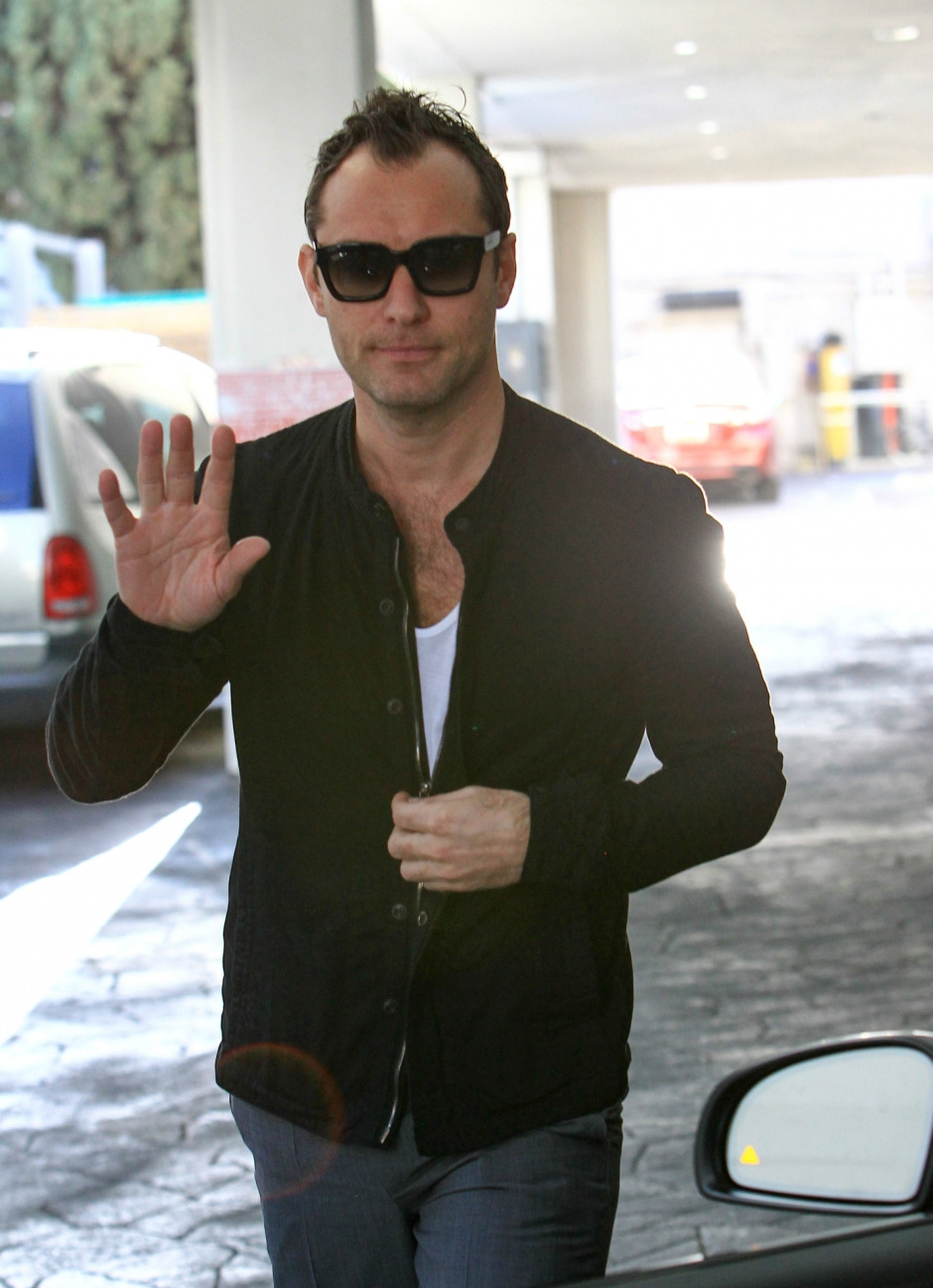 Jude Law İle Bilinmez Havalara Hazırlanın