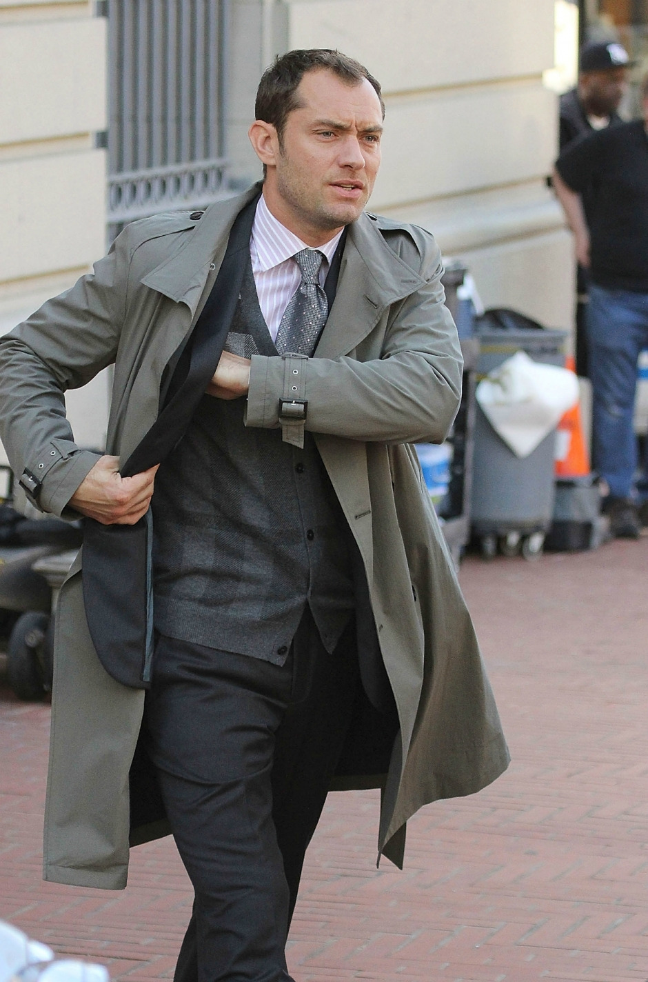 Jude Law İle Bilinmez Havalara Hazırlanın