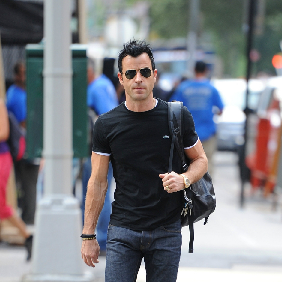 Justin Theroux'un Rock'n'Roll Şıklığını Yakala