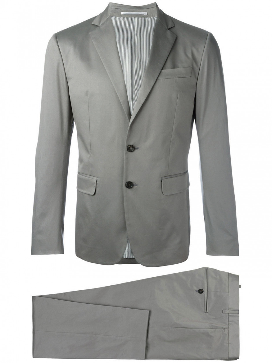 Karizmatik İkili - Takım Elbise ve Sneaker