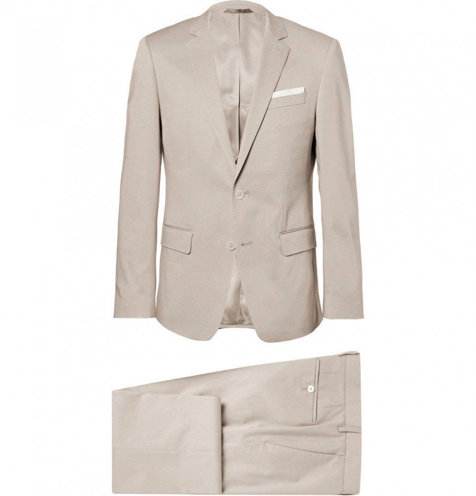 Karizmatik İkili - Takım Elbise ve Sneaker