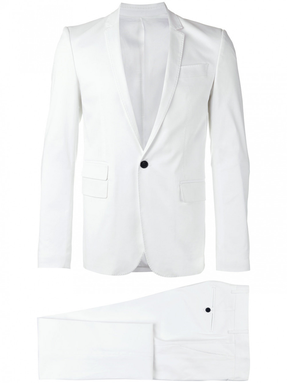 Karizmatik İkili - Takım Elbise ve Sneaker